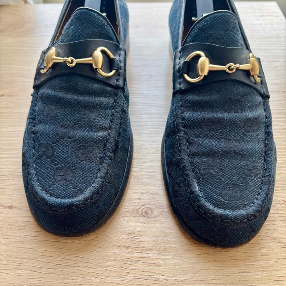Gucci Men's Black Loafers with Gold Detailing - Picture 4 of 13